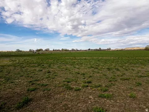 5602 S 9500 E, Jensen, UT 84035 photo 9