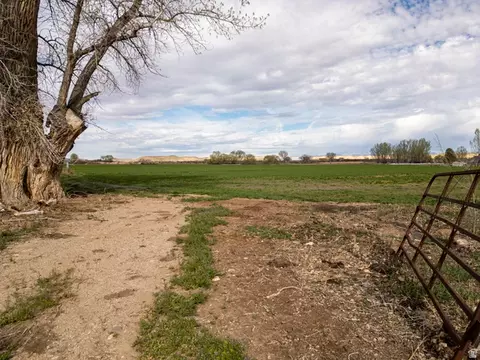 5602 S 9500 E, Jensen, UT 84035 photo 6