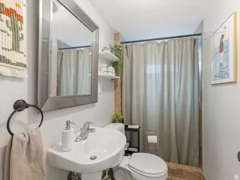 Bath - 9618 S 760 E, Sandy, UT 84094 photo 2 of 2