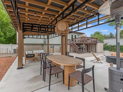 Exterior - 9618 S 760 E, Sandy, UT 84094 photo 3 of 5