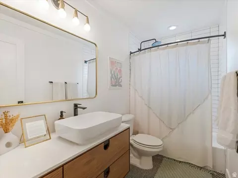 Bath - 9618 S 760 E, Sandy, UT 84094 photo 1 of 2