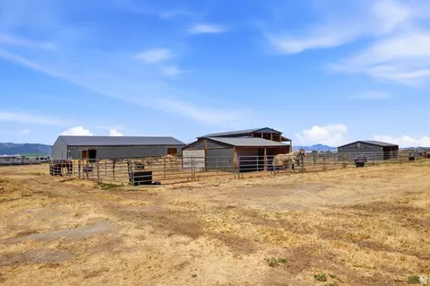 Exterior - 285 E Cimmarron Way N, Erda, UT 84074 photo 10 of 14