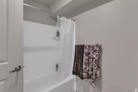 Bath - 1140 W 950 N #E201, Orem, UT 84057 photo 3 of 3