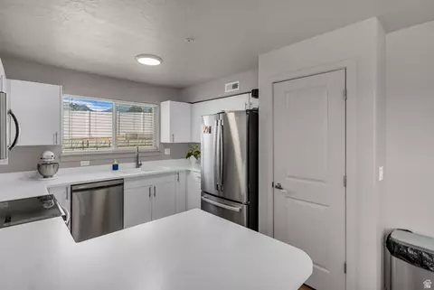Kitchen - 1140 W 950 N #E201, Orem, UT 84057 photo 2 of 5