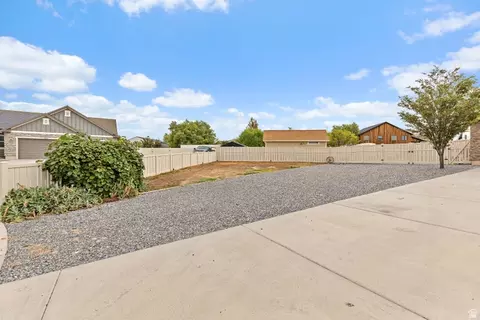 Exterior - 1879 E Tickville Cir, Eagle Mountain, UT 84005 photo 5 of 27