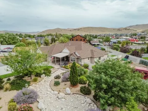 View/Area - 1879 E Tickville Cir, Eagle Mountain, UT 84005 photo 2 of 23