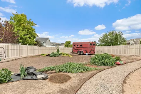 Exterior - 1879 E Tickville Cir, Eagle Mountain, UT 84005 photo 20 of 27