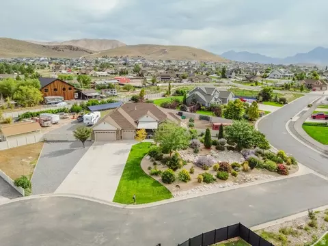 View/Area - 1879 E Tickville Cir, Eagle Mountain, UT 84005 photo 3 of 23