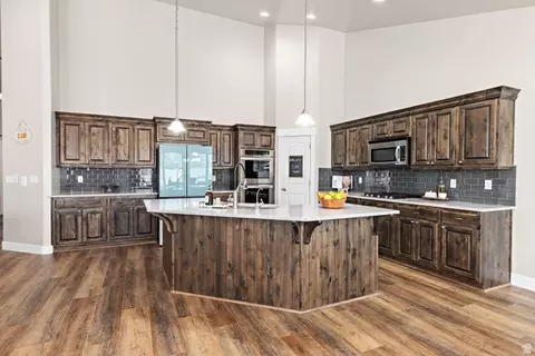 Kitchen - 1879 E Tickville Cir, Eagle Mountain, UT 84005 photo 2 of 4