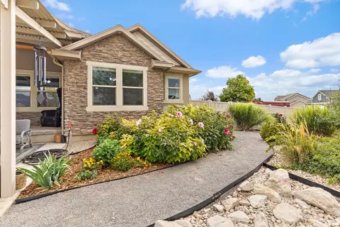 Exterior - 1879 E Tickville Cir, Eagle Mountain, UT 84005 photo 7 of 27