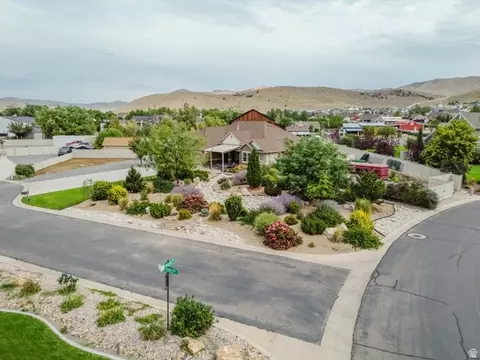 View/Area - 1879 E Tickville Cir, Eagle Mountain, UT 84005 photo 4 of 23