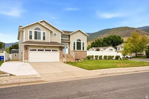 Exterior - 618 Willow Bend Dr, Centerville, UT 84014 photo 2 of 10