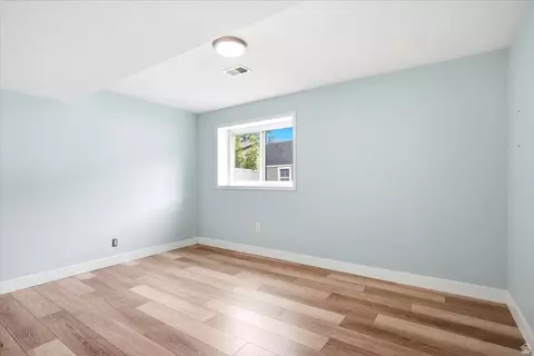 Bedroom - 618 Willow Bend Dr, Centerville, UT 84014 photo 5 of 5