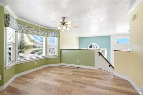 Living - 618 Willow Bend Dr, Centerville, UT 84014 photo 3 of 5