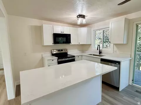 Kitchen - 10320 S Clearview Dr, Sandy, UT 84070 photo 3 of 3
