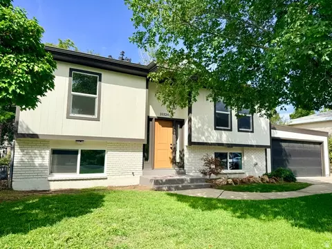 Exterior - 10320 S Clearview Dr, Sandy, UT 84070 photo 2 of 7