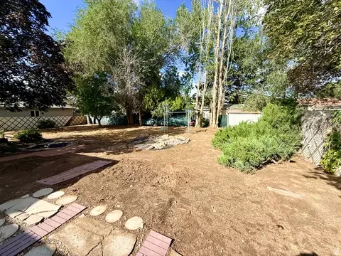 Exterior - 10320 S Clearview Dr, Sandy, UT 84070 photo 5 of 7