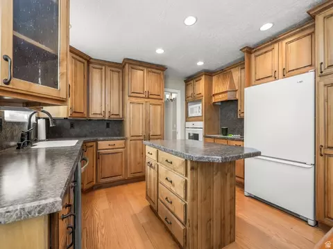 Kitchen - 5382 S 1340 E, Murray, UT 84117 photo 2 of 3