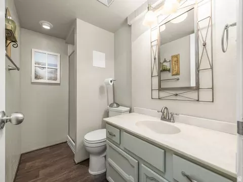 Bath - 5382 S 1340 E, Murray, UT 84117 photo 3 of 3