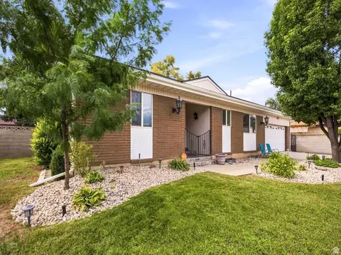 Exterior - 5382 S 1340 E, Murray, UT 84117 photo 8 of 9