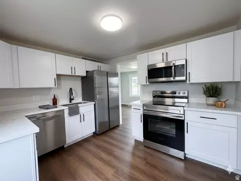 Kitchen - 152 S 400 E, Clearfield, UT 84015 photo 1 of 2