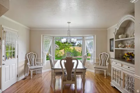 Dining - 11602 S Hickory Dr E, Sandy, UT 84092 photo 2 of 3