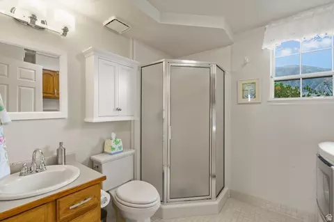 Bath - 11602 S Hickory Dr E, Sandy, UT 84092 photo 4 of 4