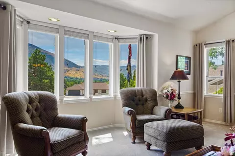Living - 11602 S Hickory Dr E, Sandy, UT 84092 photo 1 of 4