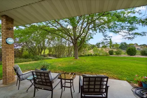 Exterior - 11602 S Hickory Dr E, Sandy, UT 84092 photo 5 of 13