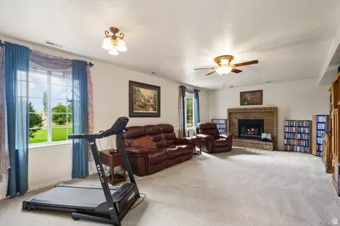 Living - 11602 S Hickory Dr E, Sandy, UT 84092 photo 4 of 4