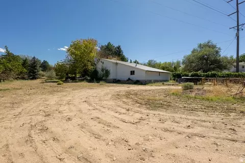 Exterior - 8730 S Harvard Dr, Sandy, UT 84094 photo 2 of 3
