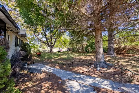 Exterior - 8730 S Harvard Dr, Sandy, UT 84094 photo 3 of 3