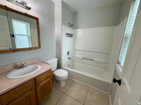 Bath - 1157 S 680 W, Payson, UT 84651 photo 3 of 5