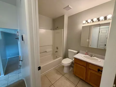 Bath - 1157 S 680 W, Payson, UT 84651 photo 2 of 5