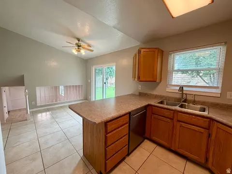 Kitchen - 1157 S 680 W, Payson, UT 84651 photo 4 of 5