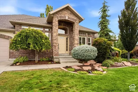 182 N Sierra Way W, Layton, UT 84041