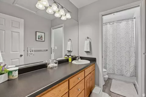Bath - 2517 S Freedom St, Perry, UT 84302 photo 4 of 6