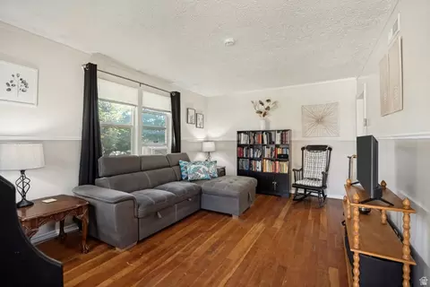 Living - 902 Grandview Dr, Ogden, UT 84403 photo 1 of 2