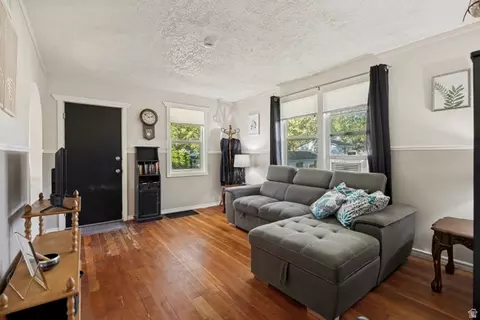 Living - 902 Grandview Dr, Ogden, UT 84403 photo 2 of 2