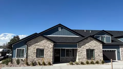 2815 S Mcqueen Ln, West Valley City, UT 84128