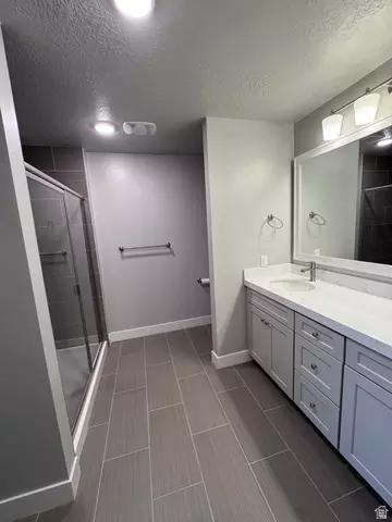 Bath - 699 E Ryegrass Dr N, Eagle Mountain, UT 84005 photo 1 of 1