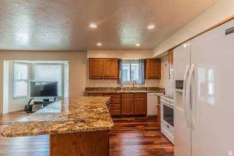 Kitchen - 295 N 330 E, Orem, UT 84057 photo 4 of 5