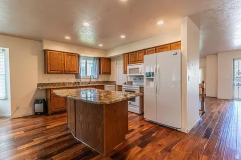 Kitchen - 295 N 330 E, Orem, UT 84057 photo 2 of 5