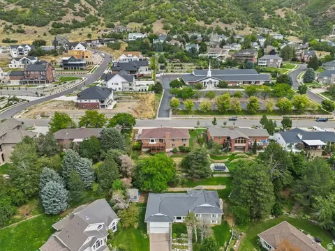 View/Area - 12 S Moss Dr E, Bountiful, UT 84010 photo 4 of 4