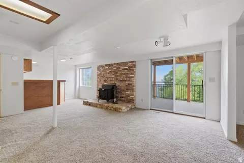 Living - 12 S Moss Dr E, Bountiful, UT 84010 photo 6 of 7