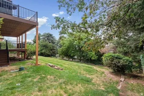 Exterior - 12 S Moss Dr E, Bountiful, UT 84010 photo 5 of 7