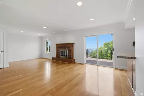 Living - 12 S Moss Dr E, Bountiful, UT 84010 photo 3 of 7