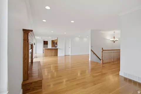 Living - 12 S Moss Dr E, Bountiful, UT 84010 photo 5 of 7