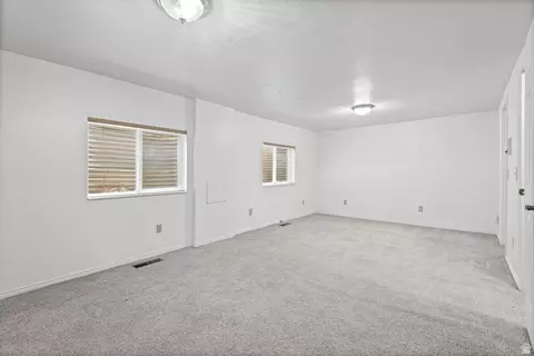 Living - 12 S Moss Dr E, Bountiful, UT 84010 photo 7 of 7