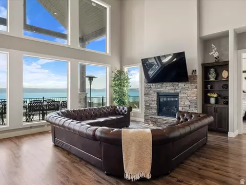 Living - 68 Hawksbeard Cir, Fish Haven, ID 83287 photo 4 of 8